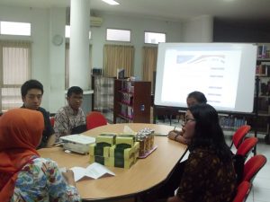 Studi Banding dari Perpustakaan Universitas Parahyangan Mengenai Repository